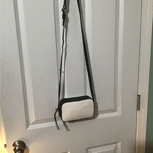 GAP Mini Cross-Bag  Black&White.You Can Adjust straps. Fits A Cell Phone.🤩🍁🍂